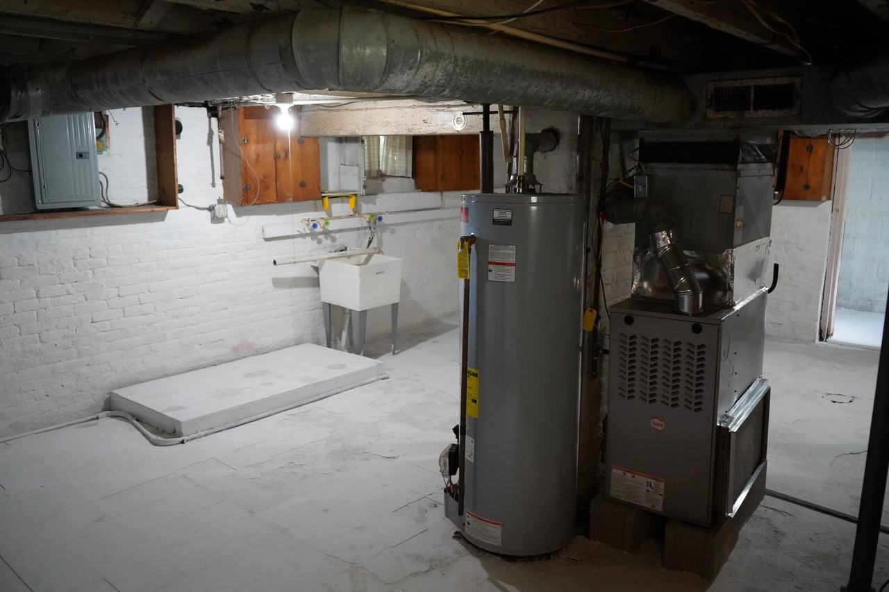 3405 Tate Ave - Photo 5 of 10