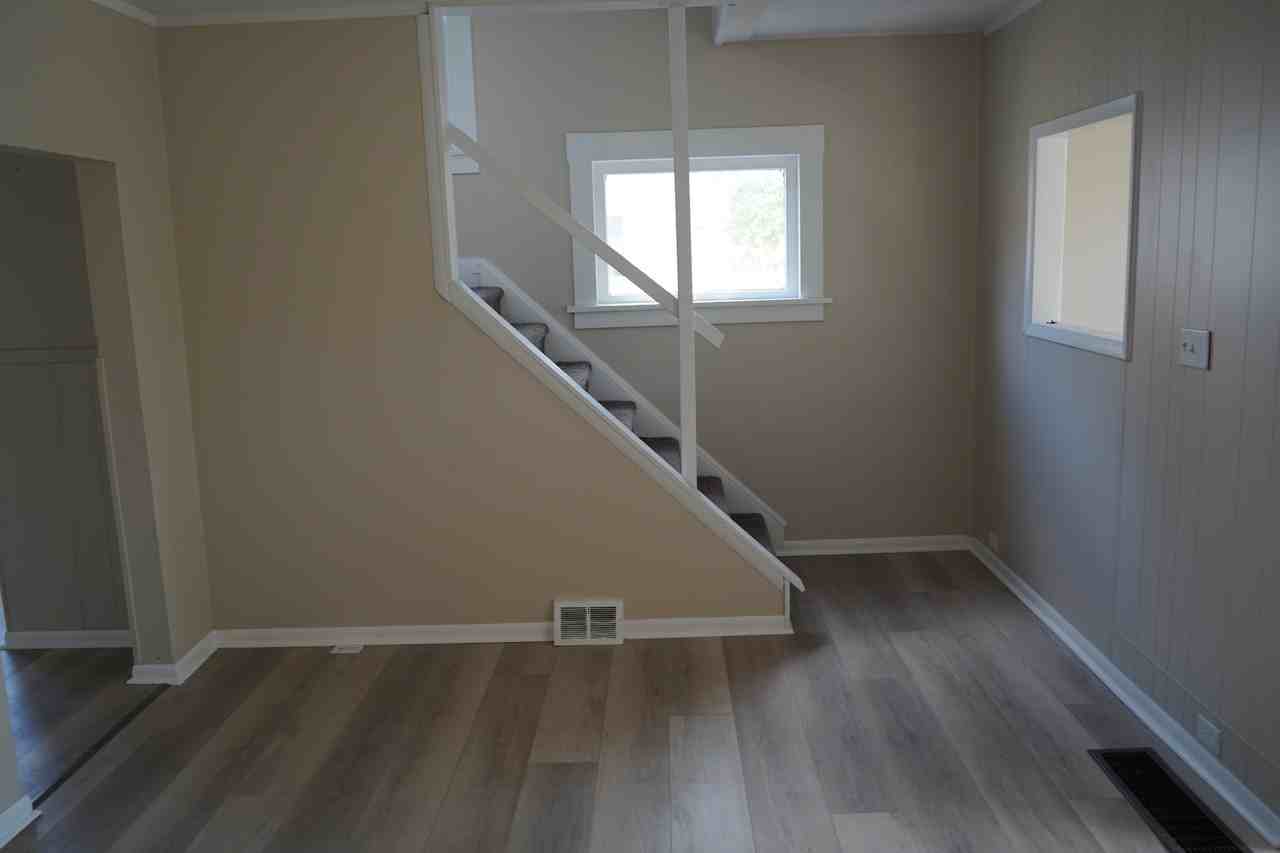 4301 W 47th St - Photo 2 of 11