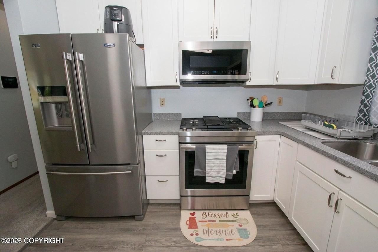 8820 Kak Island St - Photo 4 of 21