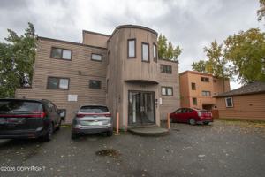 featured image of 526 E 15th Ave #4