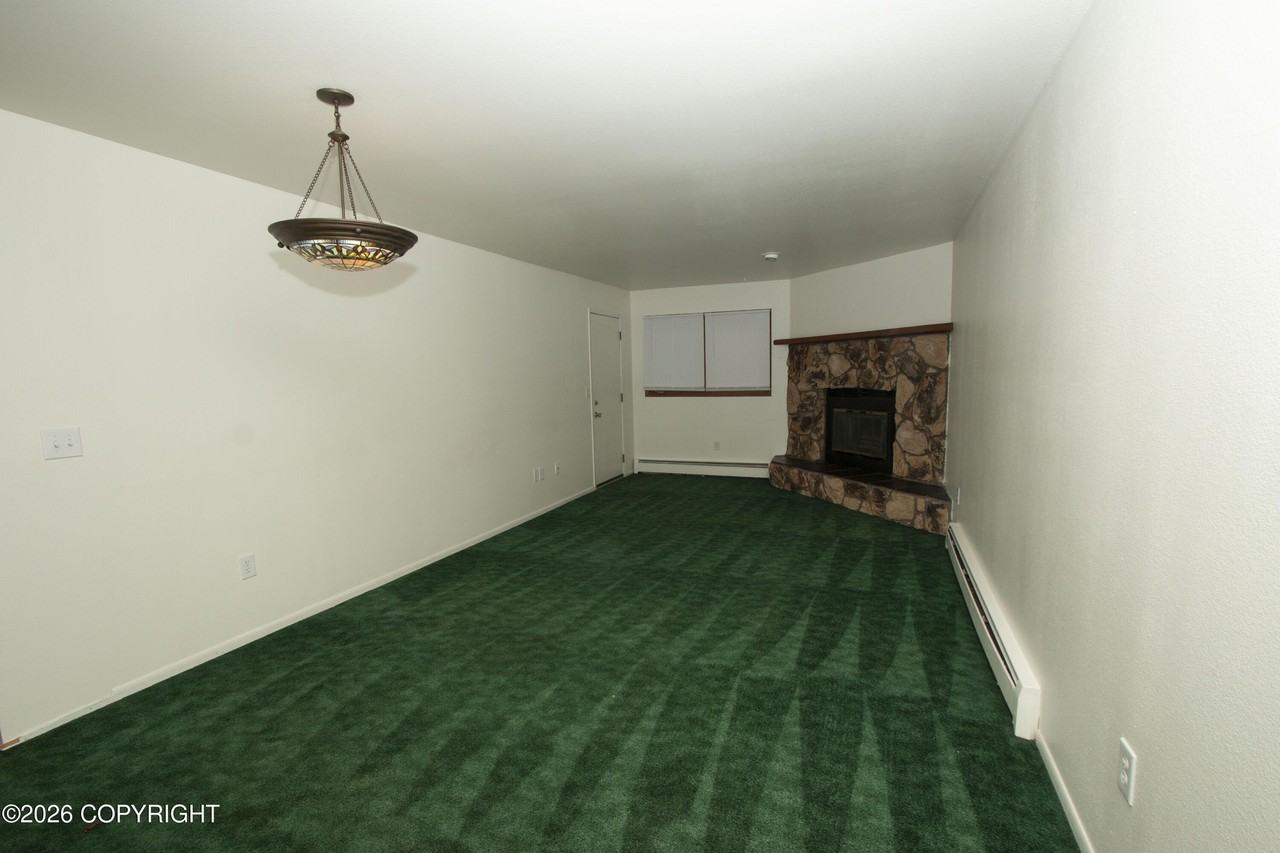 526 E 15th Ave #4 - Photo 4 of 21