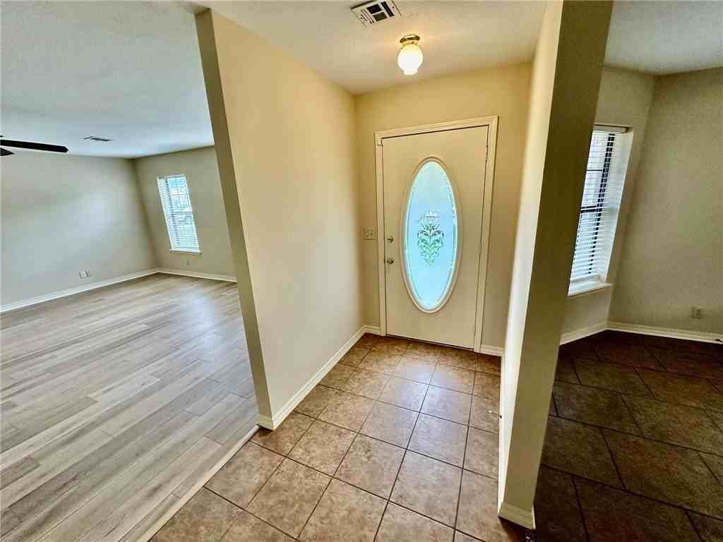 2311 W Willow St - Photo 4 of 30