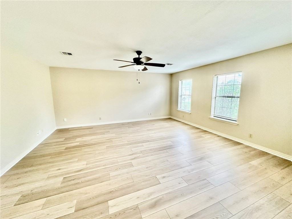 2311 W Willow St - Photo 5 of 30