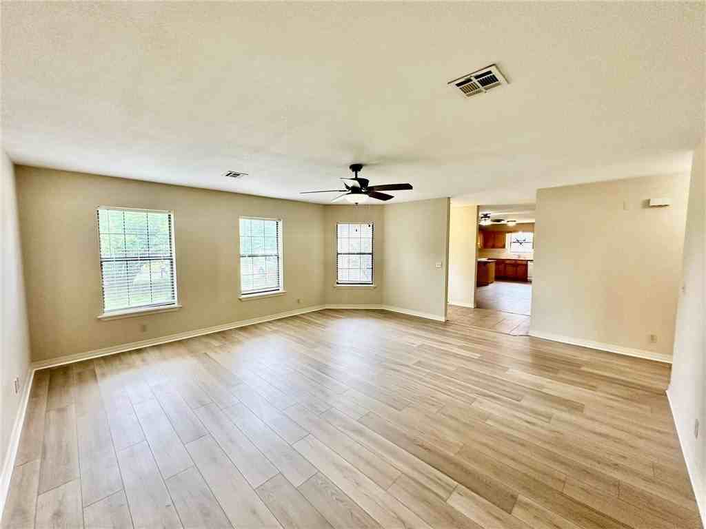 2311 W Willow St - Photo 6 of 30