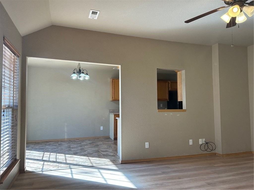 26 Purfleet Dr - Photo 4 of 14