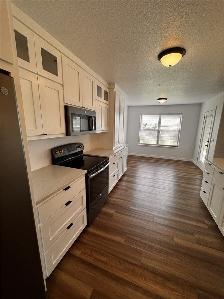 311 Violet St - Photo 6 of 22