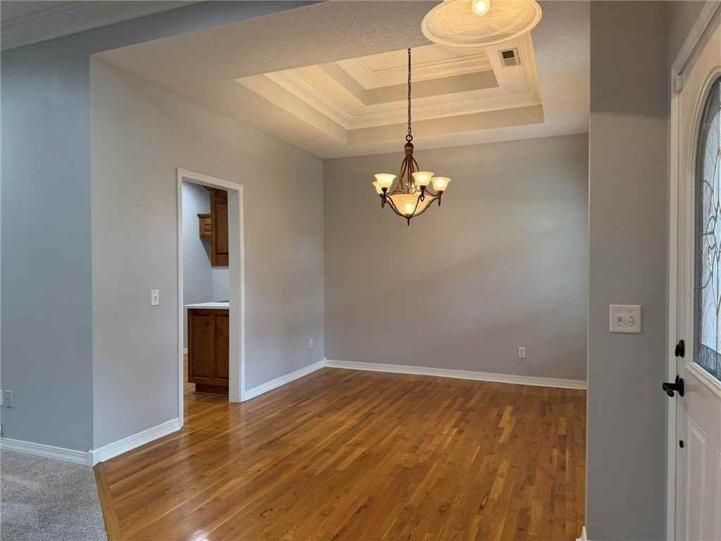 1 Elder Ln - Photo 4 of 35