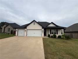 featured image of 805 Carlock Dr