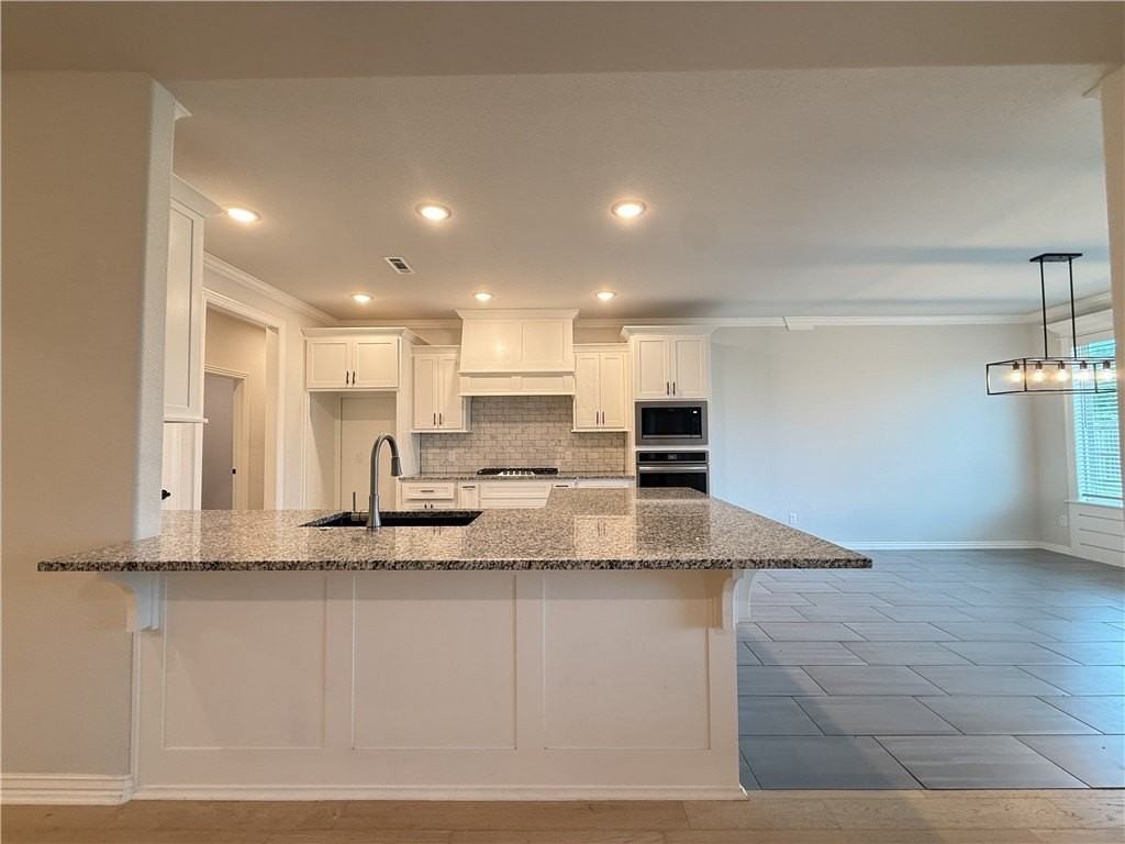 805 Carlock Dr - Photo 6 of 24