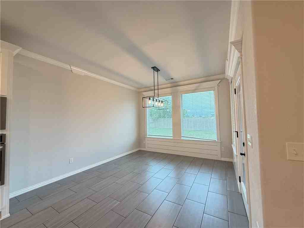 805 Carlock Dr - Photo 7 of 24
