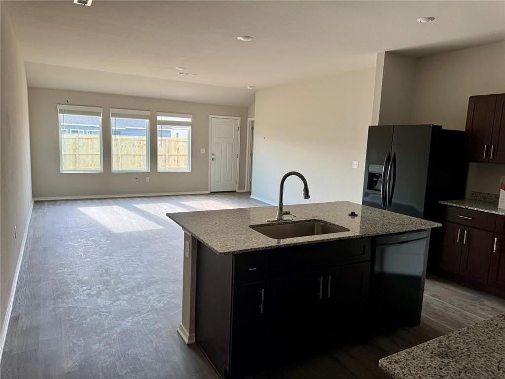 6507 Nw Brickhaven St - Photo 5 of 10