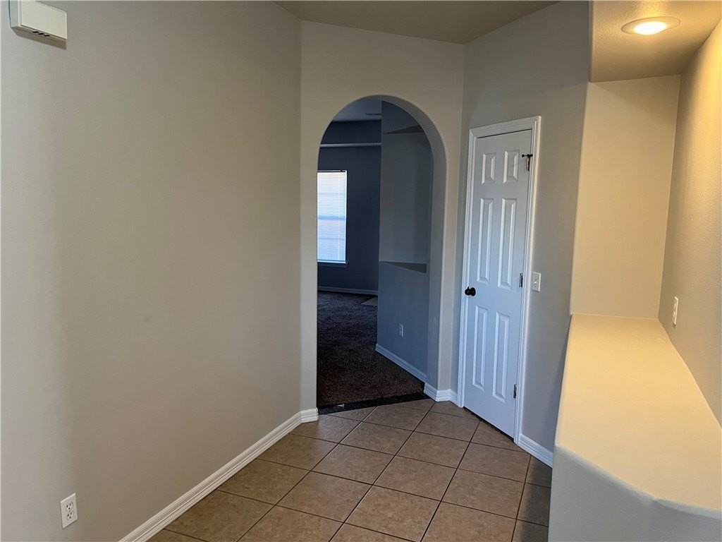 1107 E Ken Leach - Photo 3 of 16
