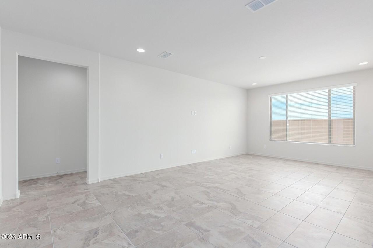 8529 S 67th Dr - Photo 5 of 32