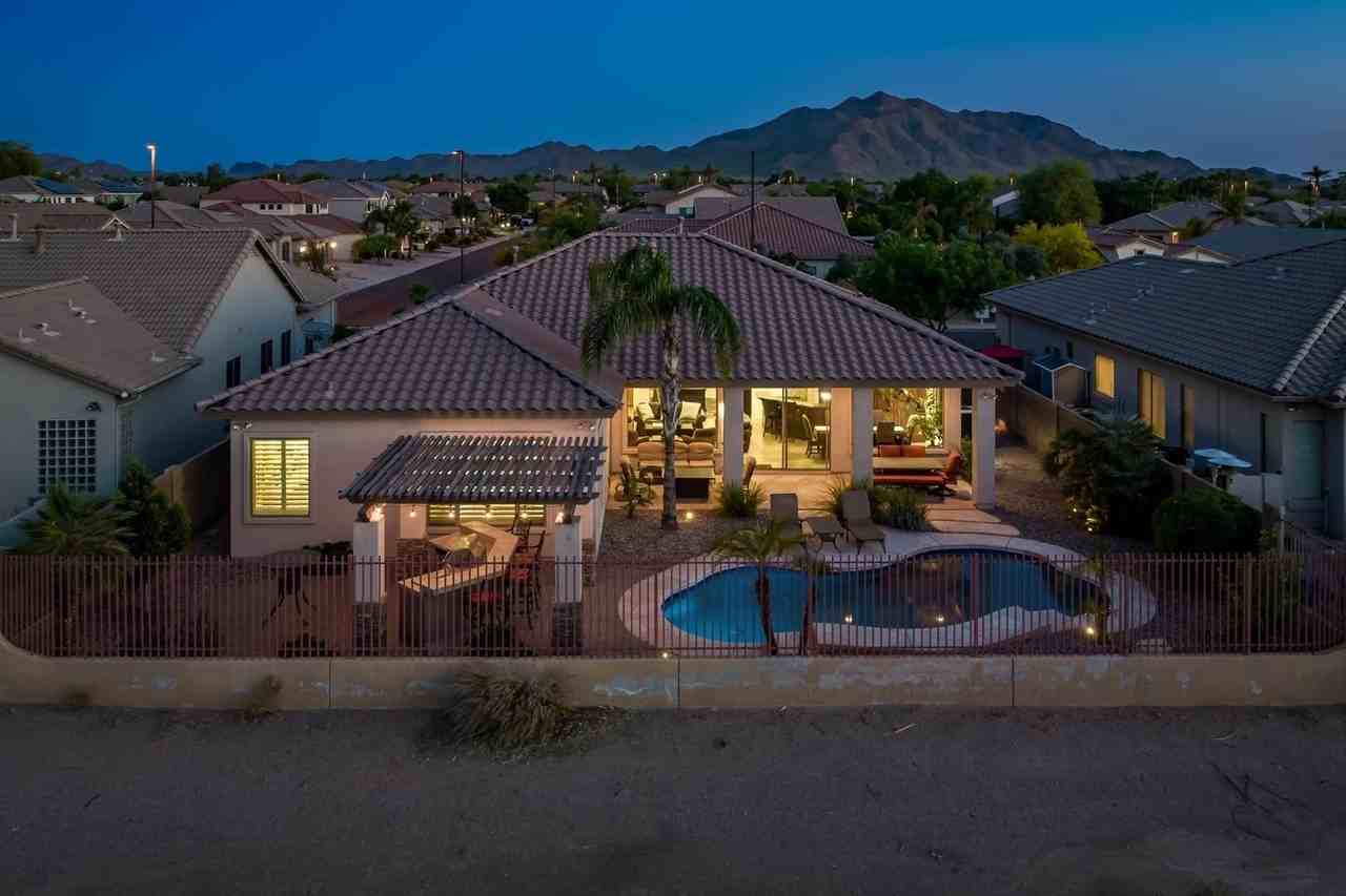 4176 E Clubview Dr - Photo 3 of 37