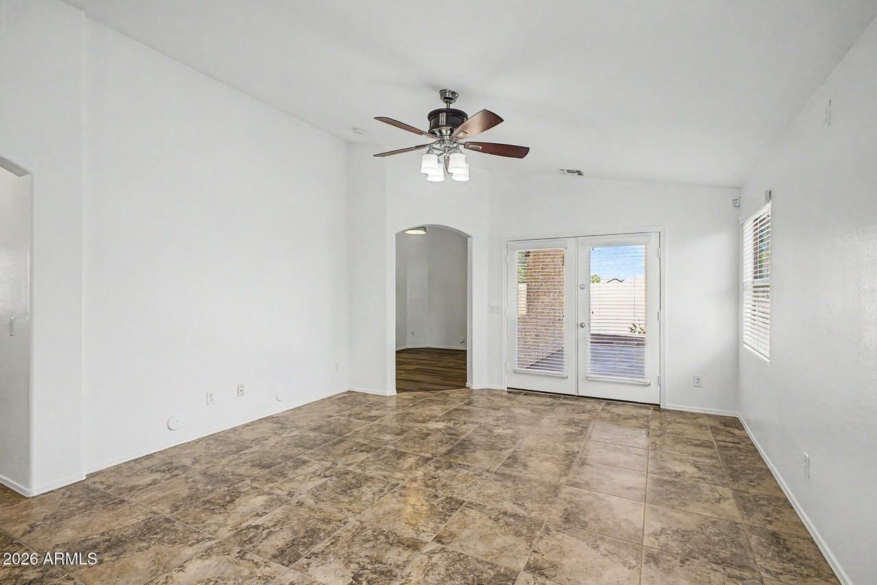 6918 S 46th Ln - Photo 5 of 32