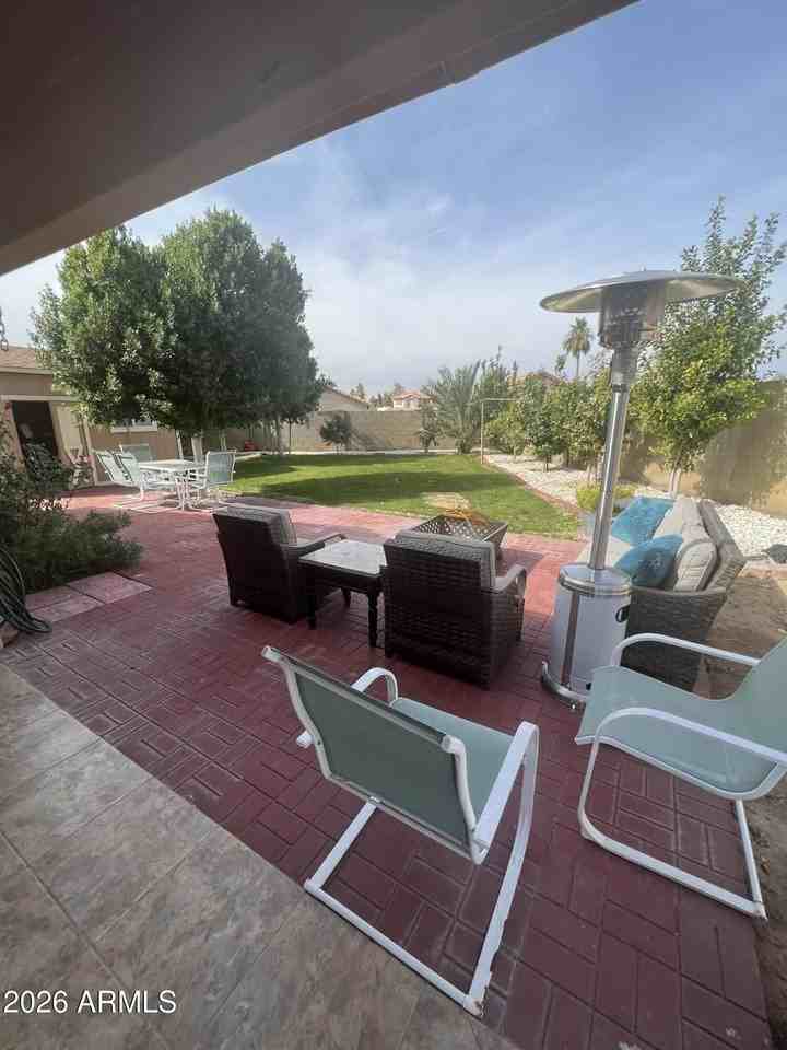 6806 N 77th Dr - Photo 5 of 16