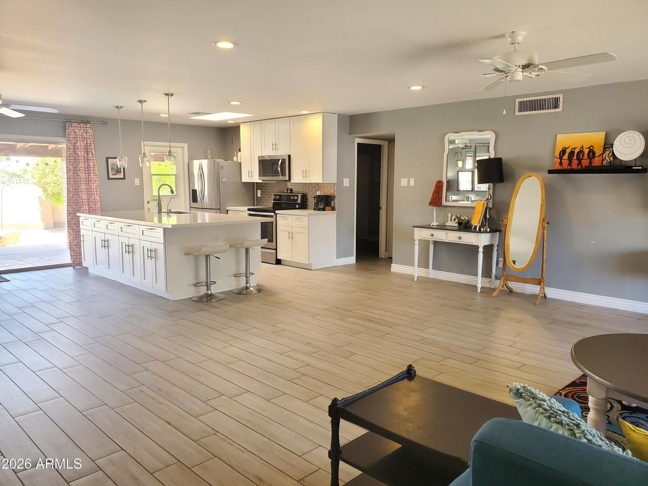 4404 S Rita Ln - Photo 3 of 28