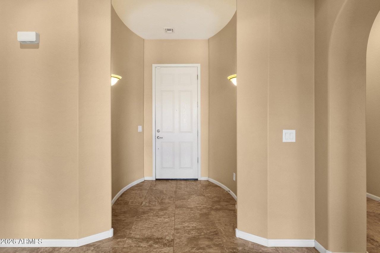 2403 E Robb Ln - Photo 4 of 40