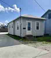 featured image of 702 Louisiana St