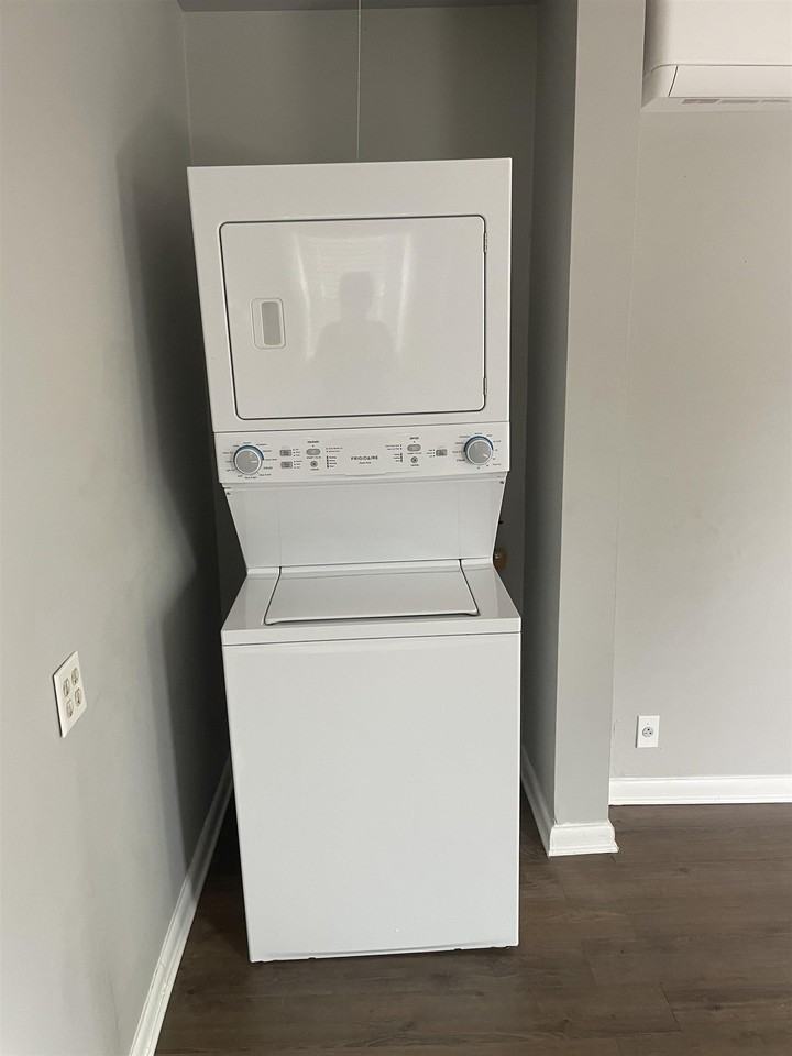 702 Louisiana St - Photo 4 of 7