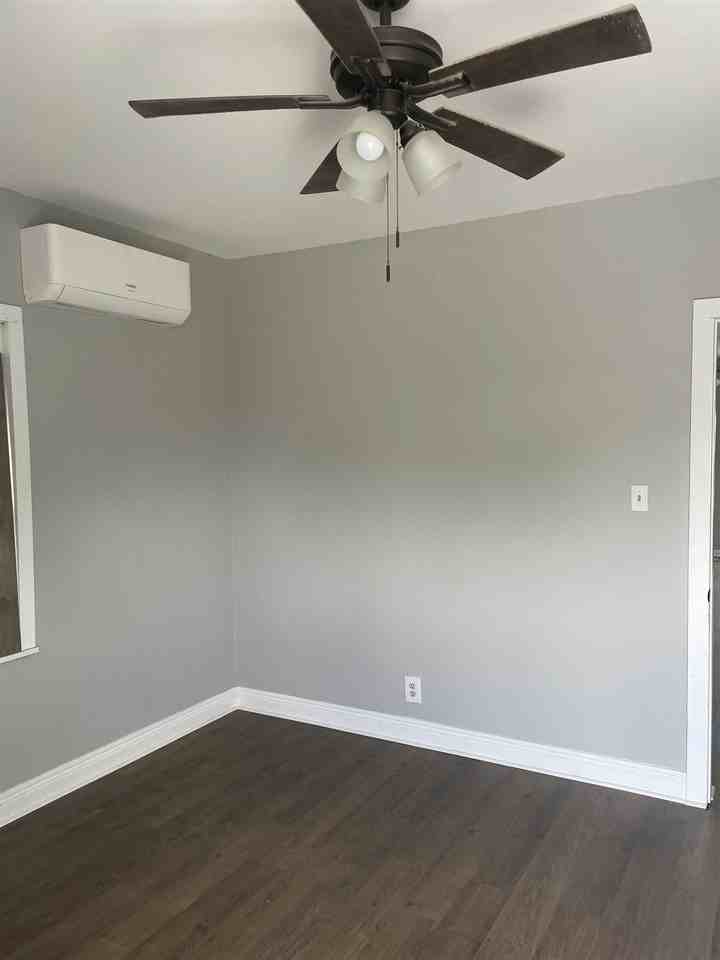 702 Louisiana St - Photo 5 of 7