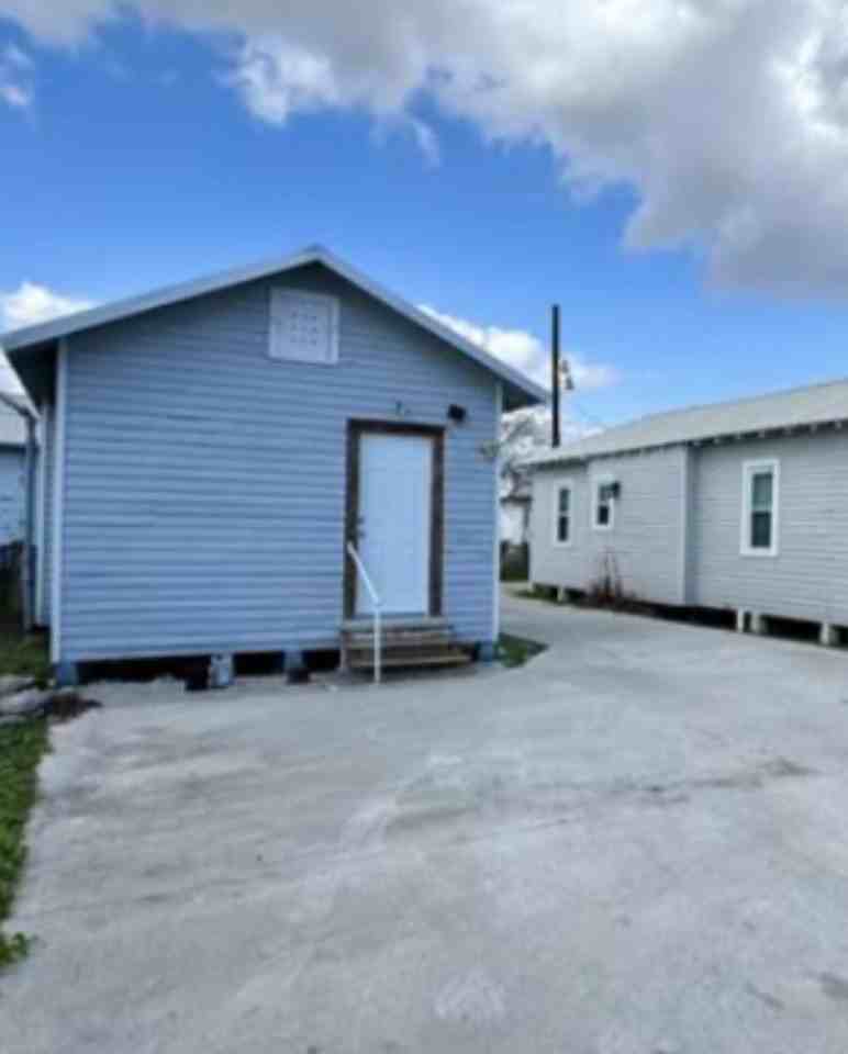 702 Louisiana St - Photo 7 of 7