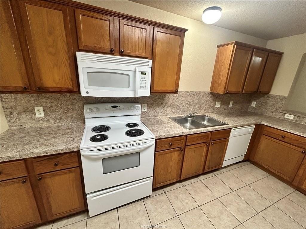3529 Paloma Ridge Dr - Photo 3 of 9