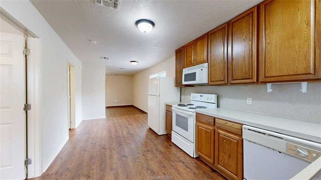 1915 Pine Tree Dr #B - Photo 2 of 22