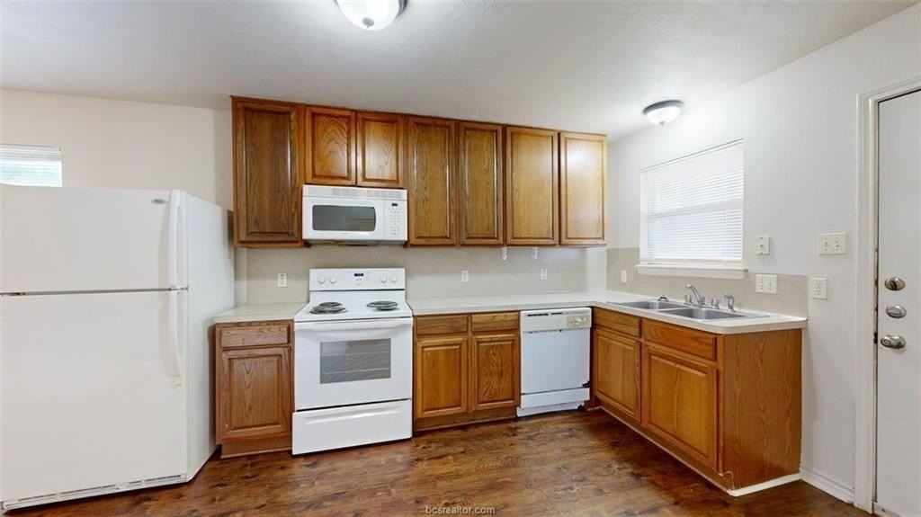 1915 Pine Tree Dr #B - Photo 3 of 22