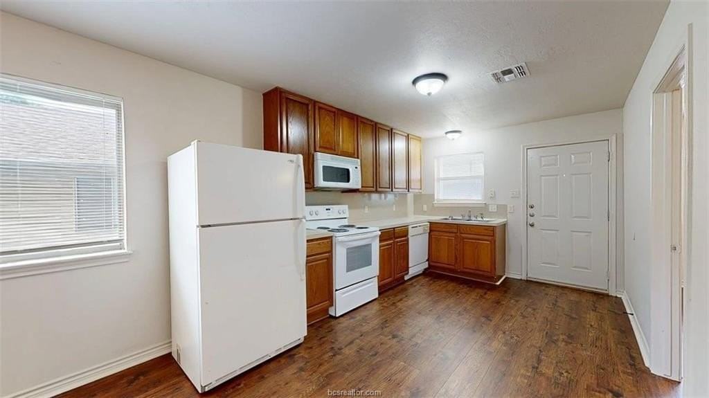 1915 Pine Tree Dr #B - Photo 4 of 22