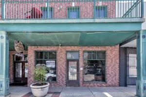 featured image of 211 N Main St #22