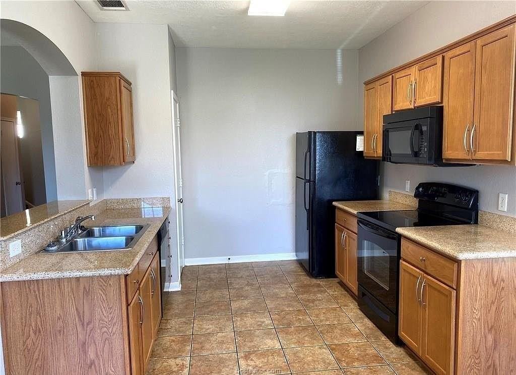 4110 Mclister Dr - Photo 3 of 10