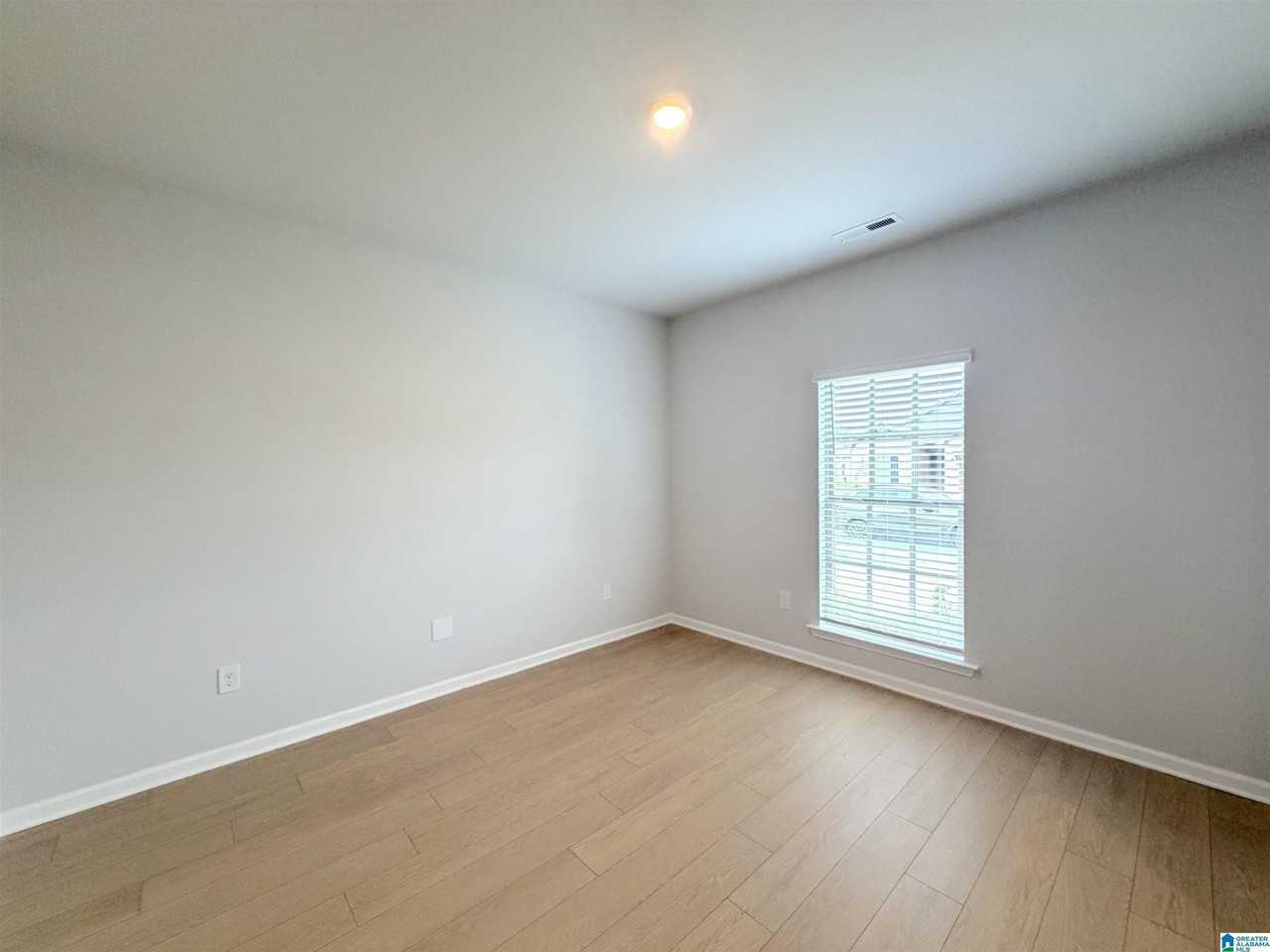 204 Stockyard Cir - Photo 5 of 29