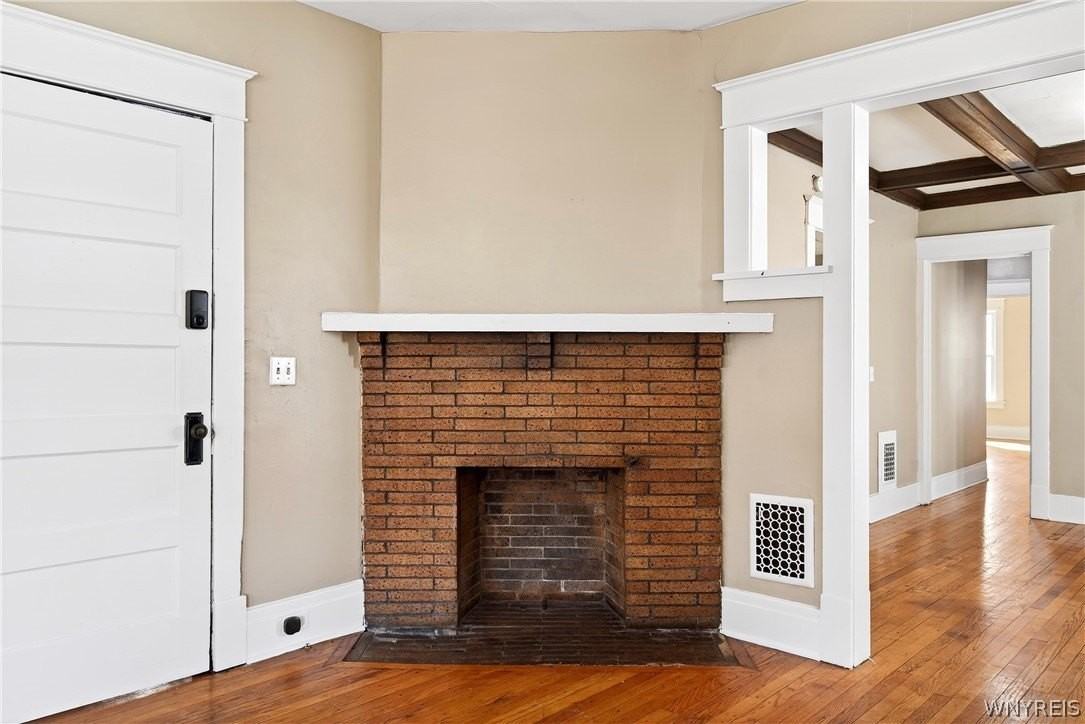 76 Vernon Pl - Photo 4 of 15