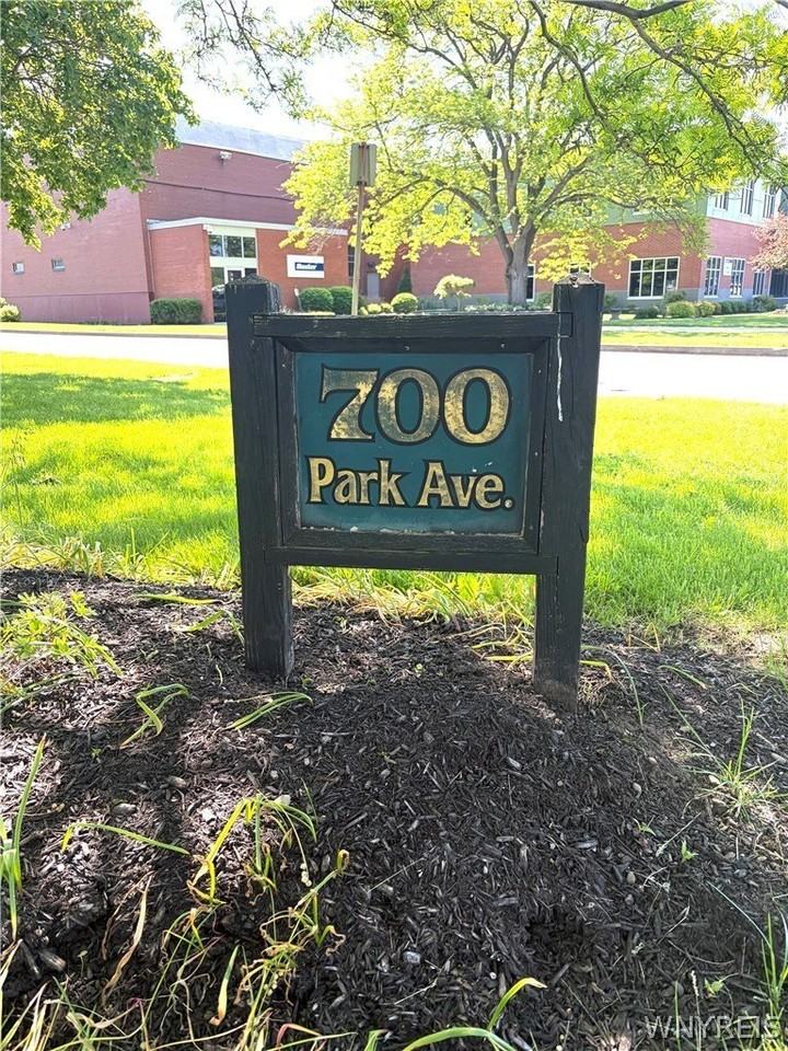 700 Park Ave - Photo 2 of 14