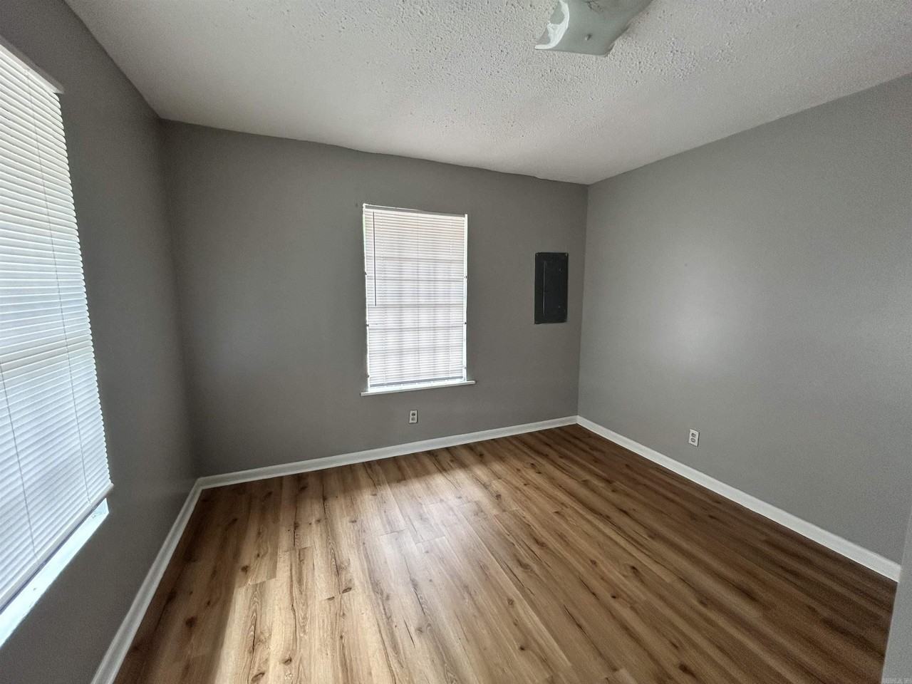 901 E 29th Ave #7 - Photo 3 of 10