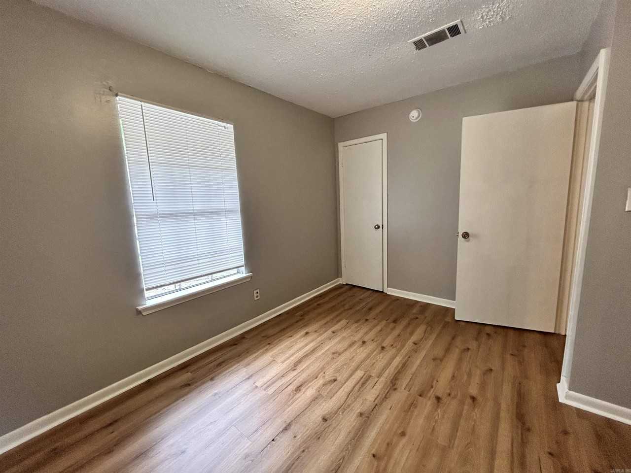 901 E 29th Ave #7 - Photo 5 of 10