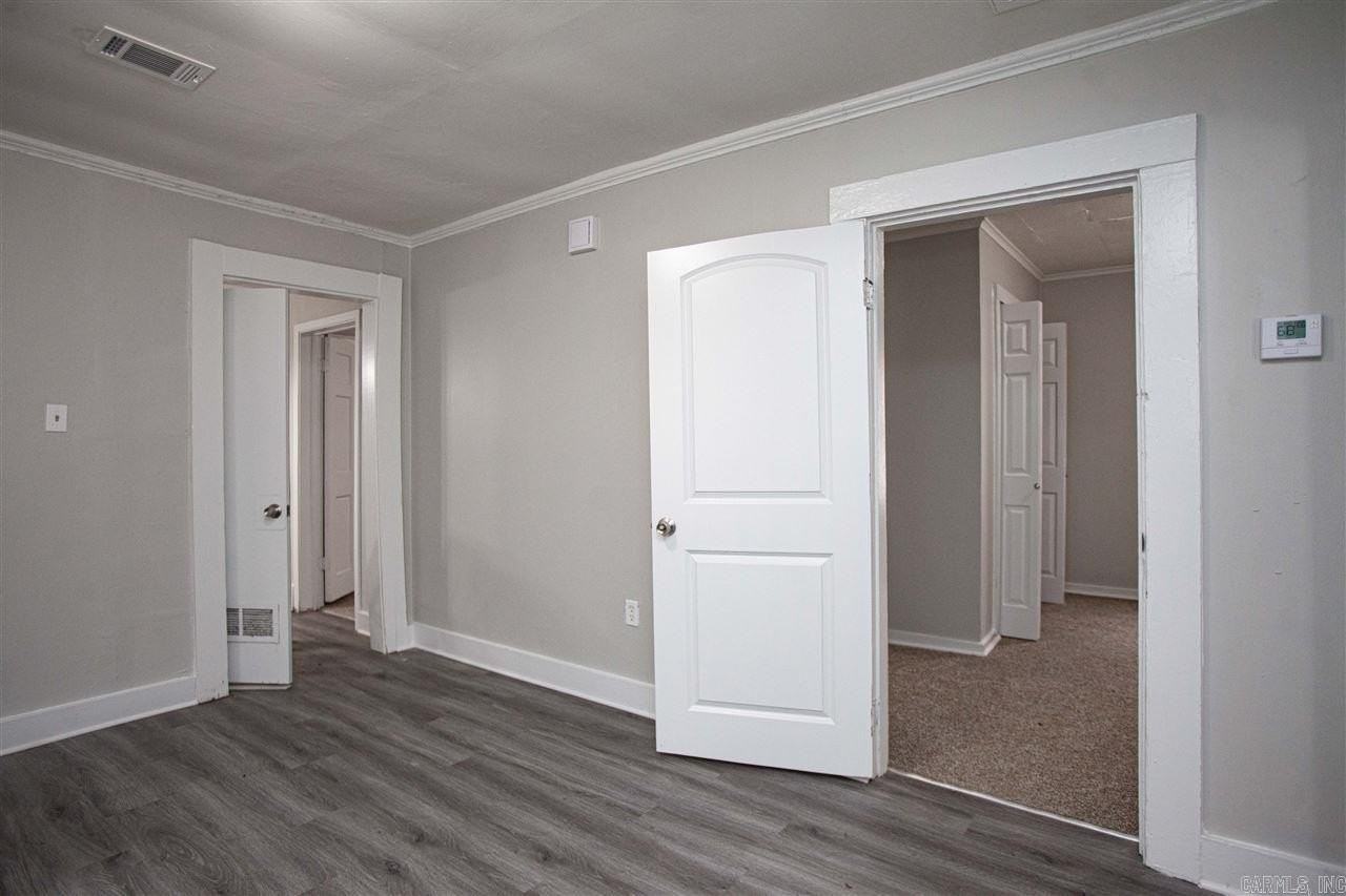 2421 S Oak St - Photo 3 of 11