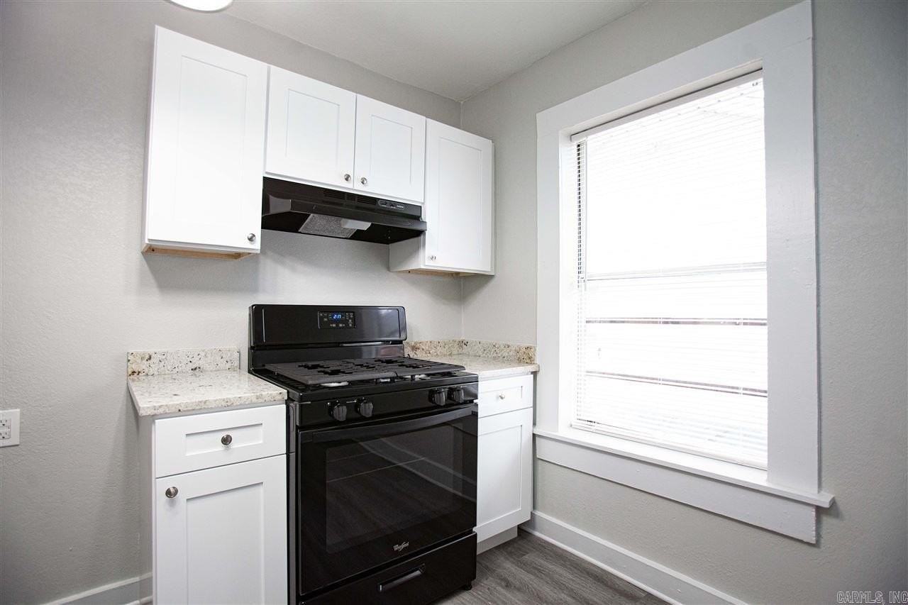 2421 S Oak St - Photo 5 of 11