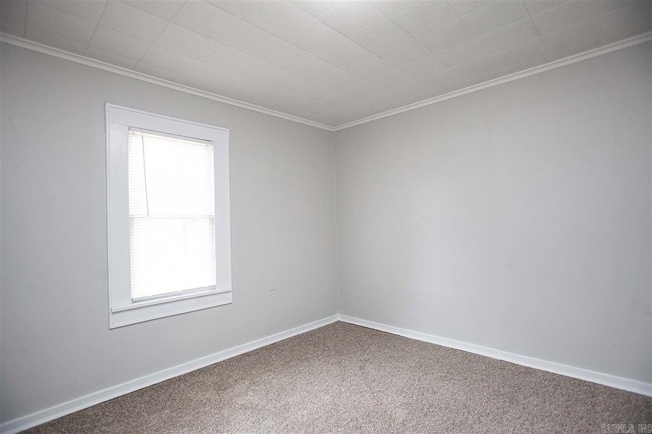 2421 S Oak St - Photo 7 of 11