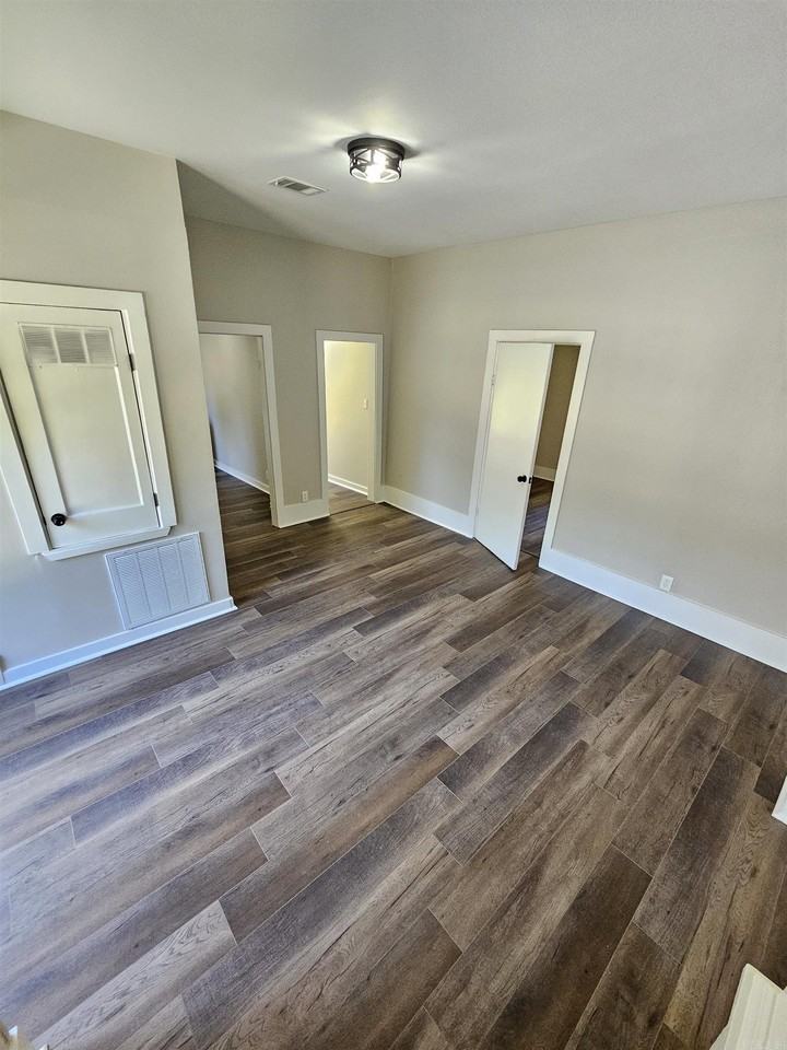 2708 Rock St - Photo 3 of 16