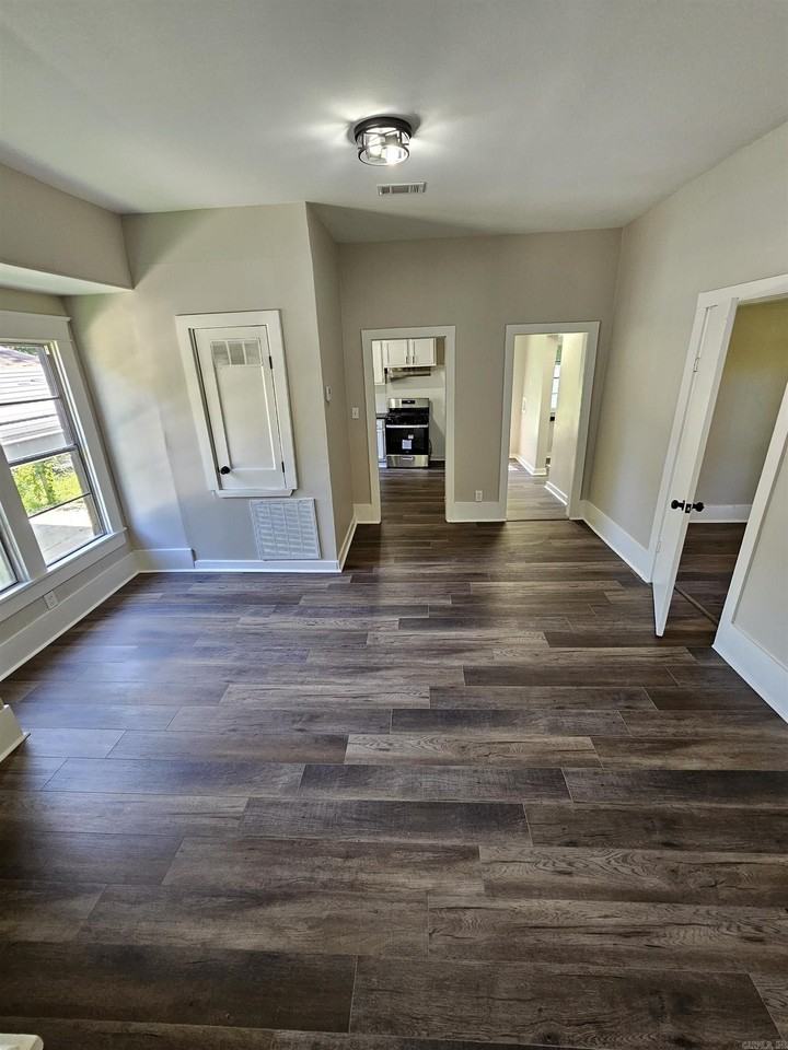 2708 Rock St - Photo 5 of 16