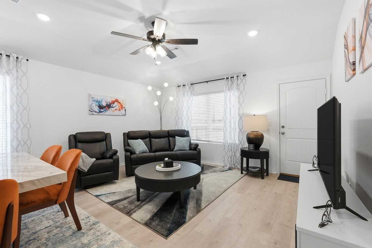 10904 Mason Dr - Photo 5 of 42