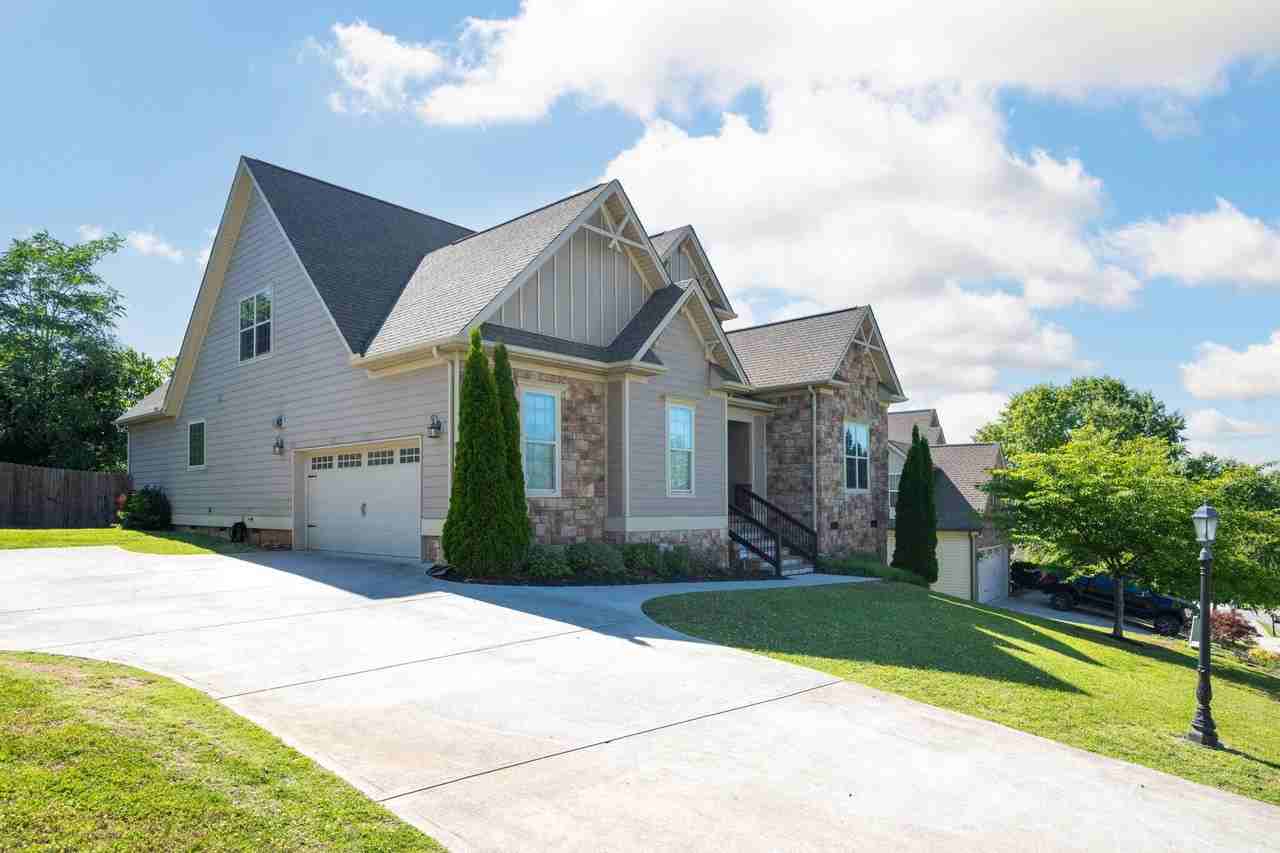 8885 Mckenzie Farm Dr - Photo 2 of 39