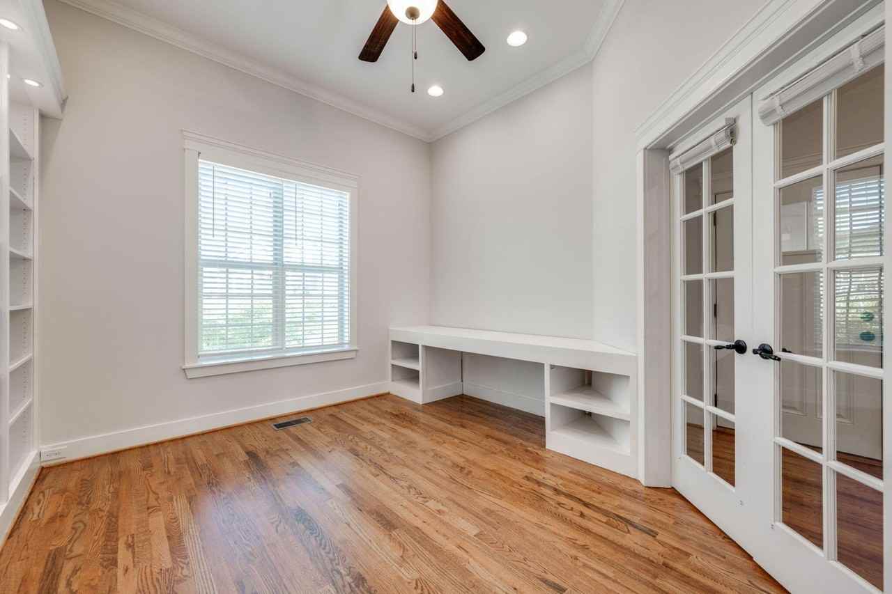 8885 Mckenzie Farm Dr - Photo 6 of 39
