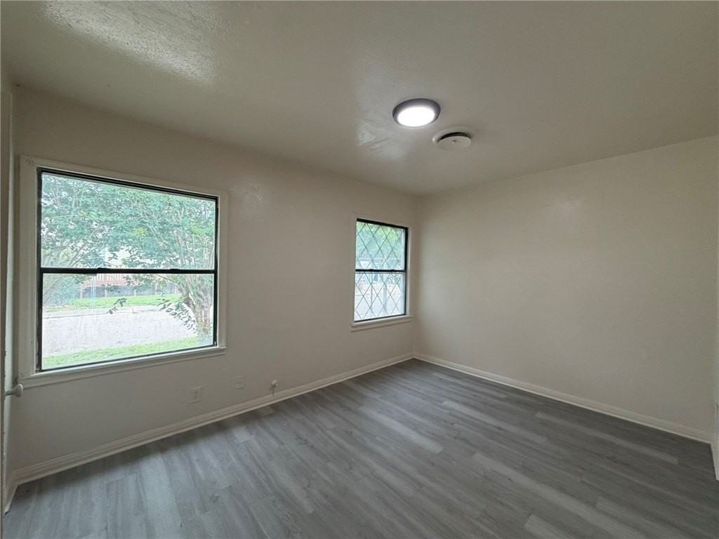 2041 Harvard St - Photo 5 of 11