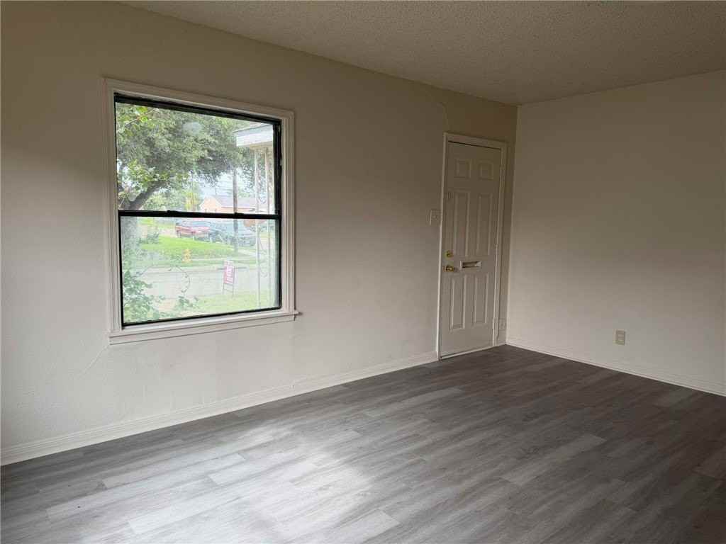 2041 Harvard St - Photo 6 of 11