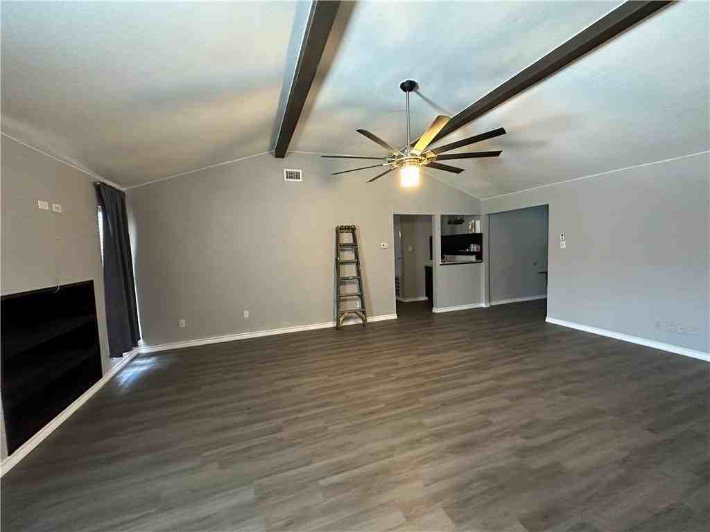 2112 Memorial Pkwy - Photo 3 of 17
