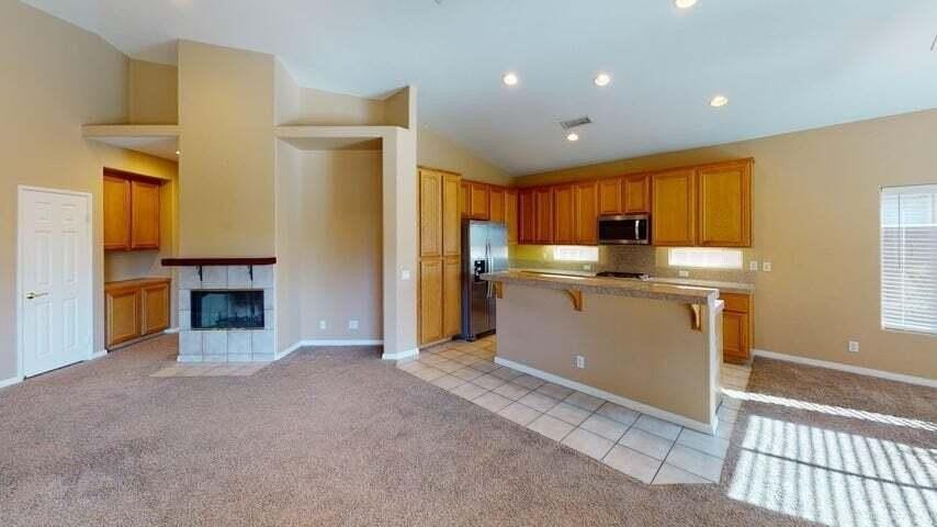 79679 Carmel Valley Ave - Photo 4 of 35