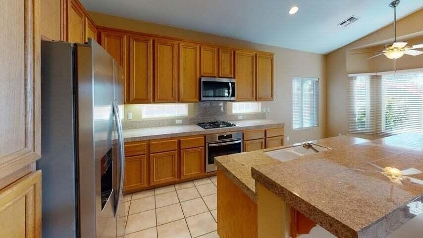 79679 Carmel Valley Ave - Photo 7 of 35